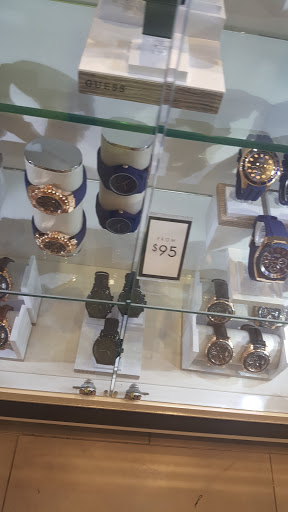 Clothing Store «GUESS», reviews and photos, 736 Collins Ave, Miami Beach, FL 33139, USA