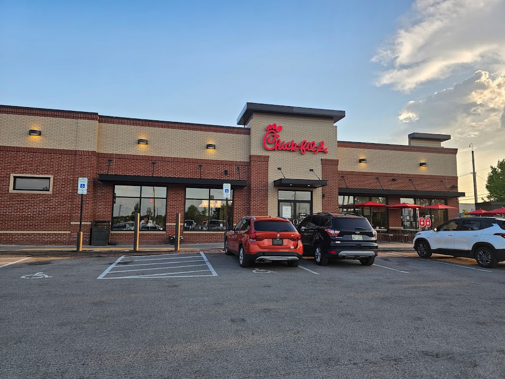 ChickfilA Bangor, ME 04401 Menu, Reviews, Hours & Contact