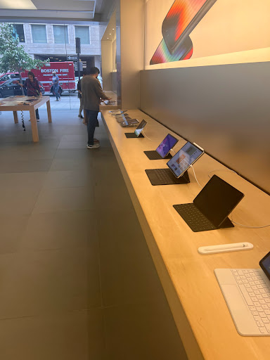 Computer Store «Apple Boylston Street», reviews and photos, 815 Boylston St, Boston, MA 02116, USA