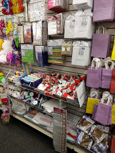 Dollar Store «Dollar Tree», reviews and photos, 1155 W 14 Mile Rd, Clawson, MI 48017, USA