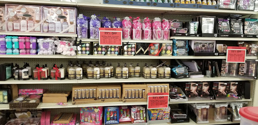 Shopping Mall «Diplomat Mall Shopping Center», reviews and photos, 1725 E Hallandale Beach Blvd, Hallandale Beach, FL 33009, USA