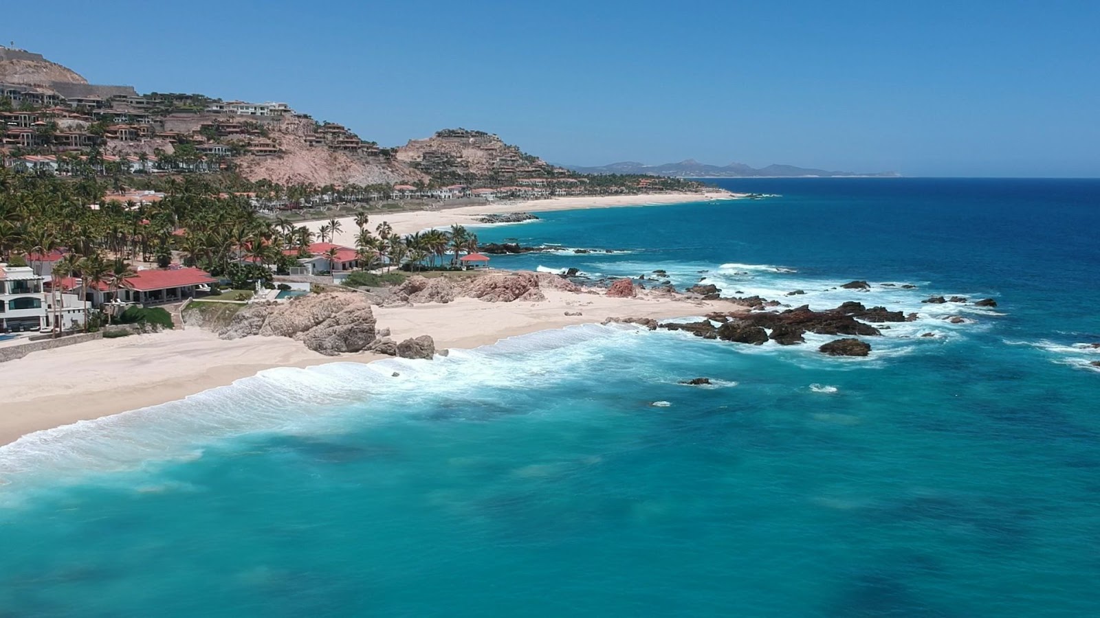 Fotografie cu Playa Punta Bella cu golfuri de mijloc