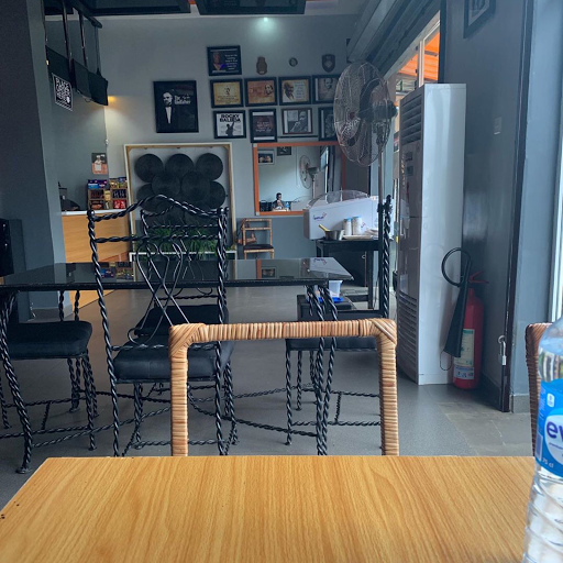 The Commodores Cafe and Grill, Phase 2, 1 Yoruba road, Off Ilofa Rd, 240212, Ilorin, Nigeria, Park, state Kwara