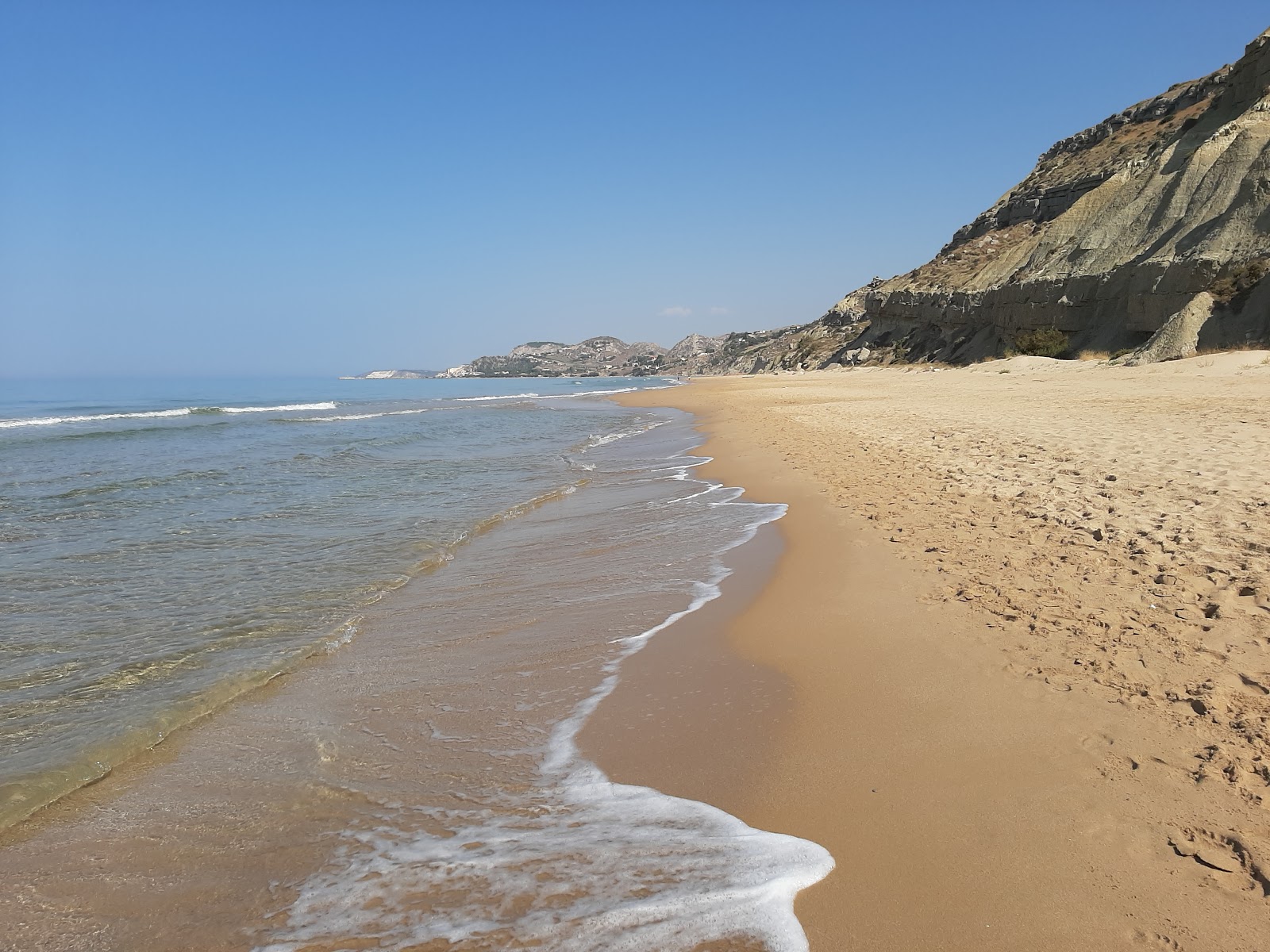 Photo de Spiaggia Giallonardo - recommandé pour les voyageurs en famille avec des enfants