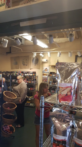 Grocery Store «Roanoke Natural Foods Co-op: Downtown Roanoke», reviews and photos, 1 Market Square SE #115, Roanoke, VA 24011, USA