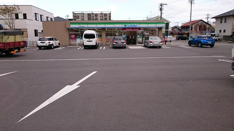 ファミリーマート 静岡大岩本町店
