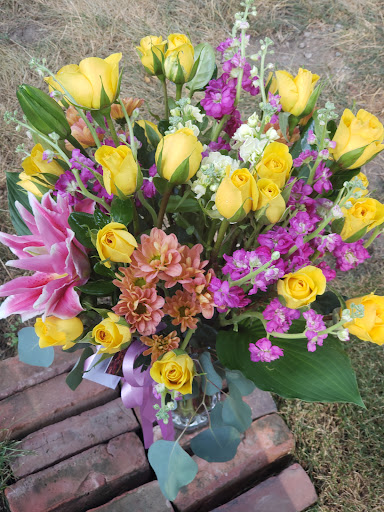 Florist «Carrolls Florist of Beverly», reviews and photos, 385 Cabot St, Beverly, MA 01915, USA