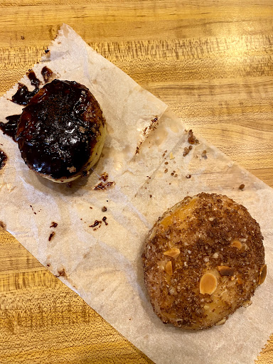 Donut Shop «Firecakes Donuts», reviews and photos, 2453 N Clark St, Chicago, IL 60657, USA