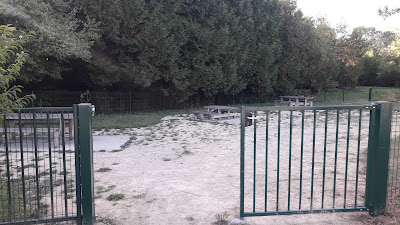 Aire Du Petit Moulin à Sées