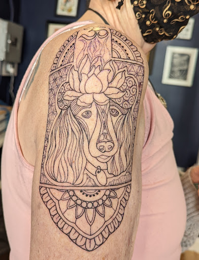 Explore honey pot tattoo ideas, creative tattoo ideas in Manchester, available at Seven Ravens Tattoo