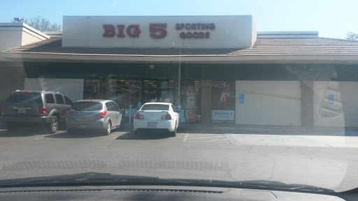 Sporting Goods Store «Big 5 Sporting Goods - Fresno (Shaw)», reviews and photos, 3022 W Shaw Ave, Fresno, CA 93711, USA