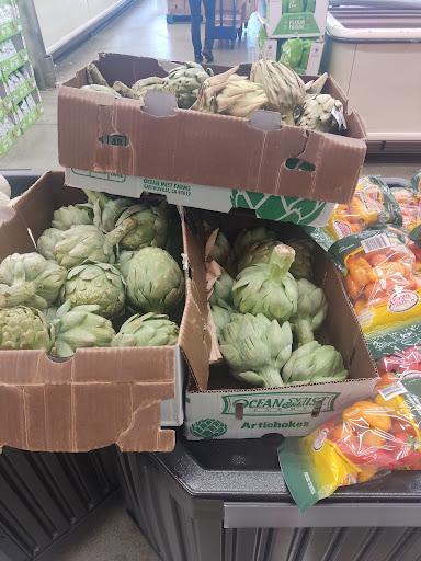 Grocery Store «Grocery Outlet Bargain Market», reviews and photos, 2079 23rd St, San Pablo, CA 94806, USA