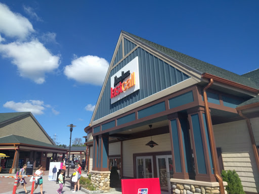 Shoe Store «Converse Factory Store», reviews and photos, 950 Grapevine Ct, Central Valley, NY 10917, USA