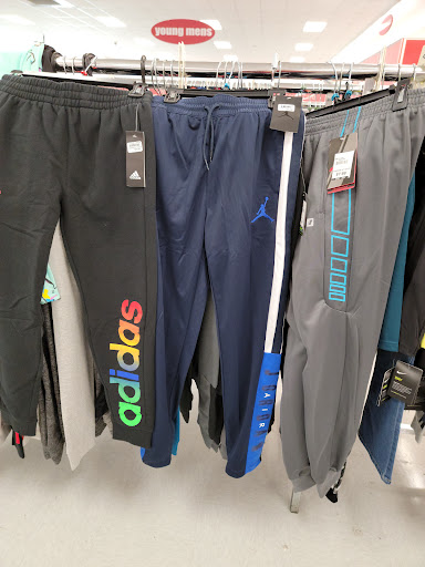 Department Store «Burkes Outlet», reviews and photos, 1389 Nashville Rd, Franklin, KY 42134, USA