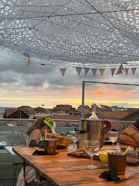 Atmosphère du Restaurant de tapas La Guinguette Sur Le Toit à Saint-Julien-en-Born - n°2