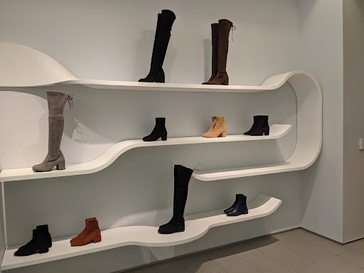 Shoe Store «Stuart Weitzman», reviews and photos, 199 Boylston St, Chestnut Hill, MA 02467, USA