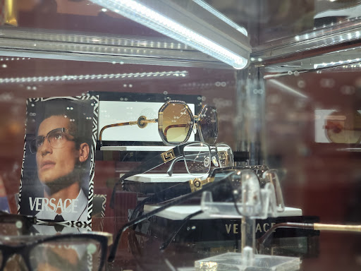 Optician «Franklin Optical», reviews and photos, 4711 Airline Dr, Houston, TX 77022, USA