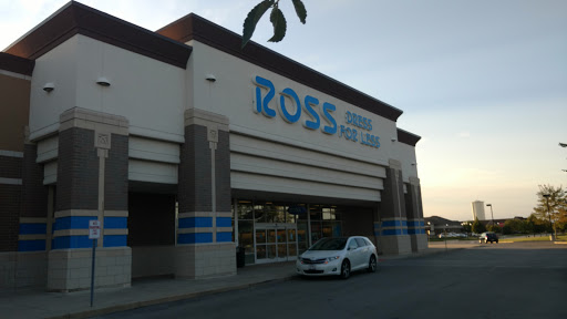 Clothing Store «Ross Dress for Less», reviews and photos, 484 Randall Rd, South Elgin, IL 60177, USA