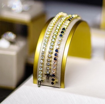 Jewelry Store «Malka Diamonds & Jewelry», reviews and photos, 529 SW 3rd Ave, Portland, OR 97204, USA