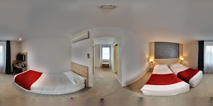 Street View et 360° hôtels Hôtel Kyriad Vannes Centre-Ville 56000 Vannes