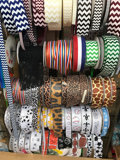 Fabric Store Fabric Barn Reviews And Photos 3111 E Anaheim St