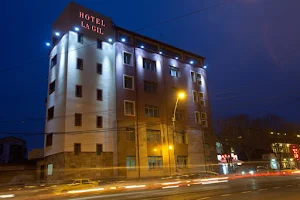 Hotel La Gil image