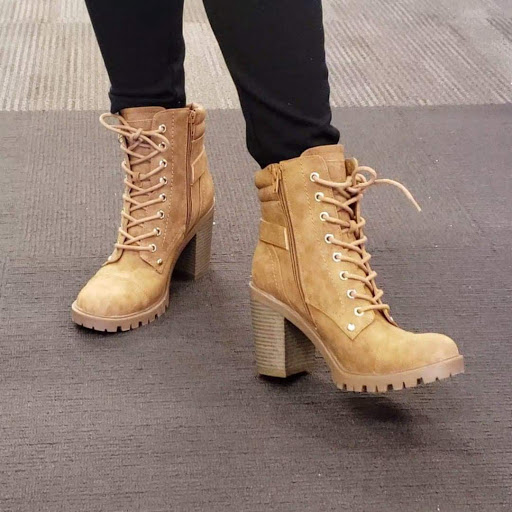 Shoe Store «DSW Designer Shoe Warehouse», reviews and photos, 23171 W Outer Dr, Allen Park, MI 48101, USA