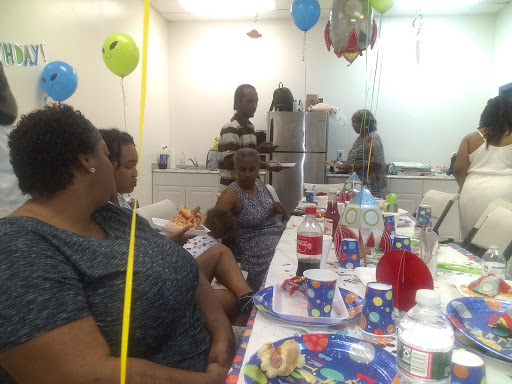 Shopping Mall «Williamsburg Crossing Shopping Center», reviews and photos, 5235 John Tyler Hwy, Williamsburg, VA 23185, USA