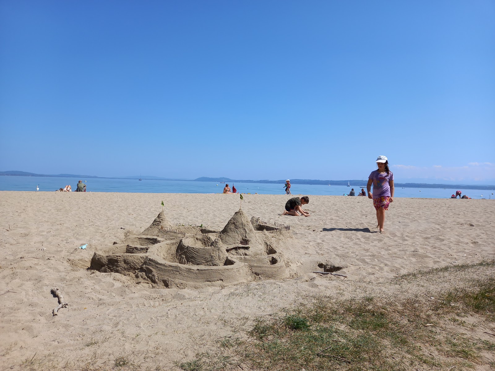 Plage de Colombier'in fotoğrafı - rahatlamayı sevenler arasında popüler bir yer