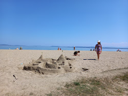 Plage de Colombier'in fotoğrafı - rahatlamayı sevenler arasında popüler bir yer