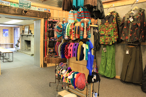 Snowboard Shop «Peak Ski & Snowboard Center», reviews and photos, 640 Center Rd, Pittsburgh, PA 15239, USA