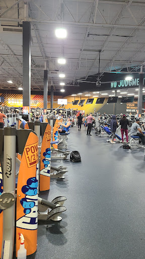 Health Club «Crunch - Bloomingdale», reviews and photos, 3236 Lithia Pinecrest Rd, Valrico, FL 33596, USA