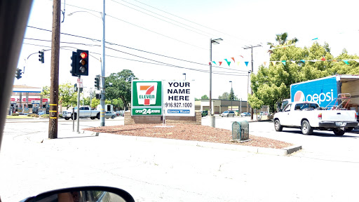 Shopping Mall «Marconi & Walnut Shopping Center», reviews and photos, 4949 Marconi Ave, Carmichael, CA 95608, USA