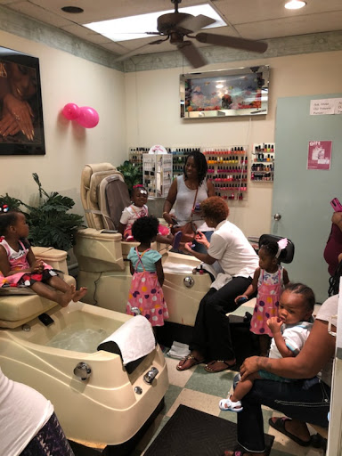 Beauty Salon «Studio 6 Salon & Spa Inc», reviews and photos, 3318 N Hwy 67, Florissant, MO 63033, USA