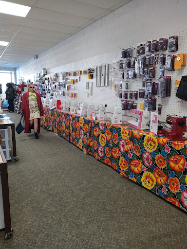 Shopping Mall «Indian Hills Shopping Center», reviews and photos, 2407 W 13th St N, Wichita, KS 67203, USA