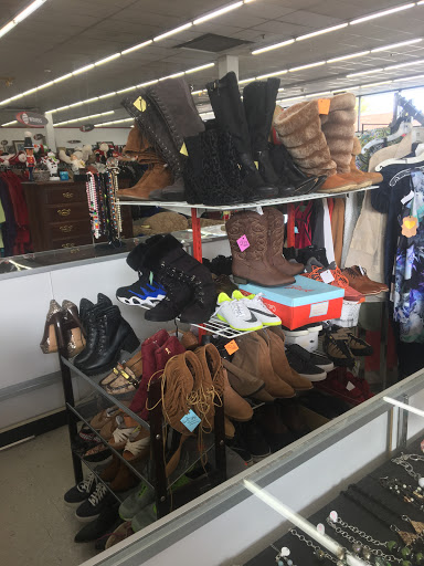 Thrift Store «Value World», reviews and photos, 11900 Detroit Ave, Lakewood, OH 44107, USA