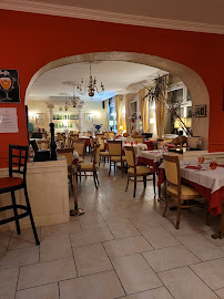 Atmosphère du Restaurant gastronomique Le Cochon d'Or à Champagné - n°2