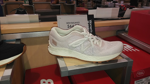 Shoe Store «DSW Designer Shoe Warehouse», reviews and photos, 8502 Eager Rd, Brentwood, MO 63144, USA