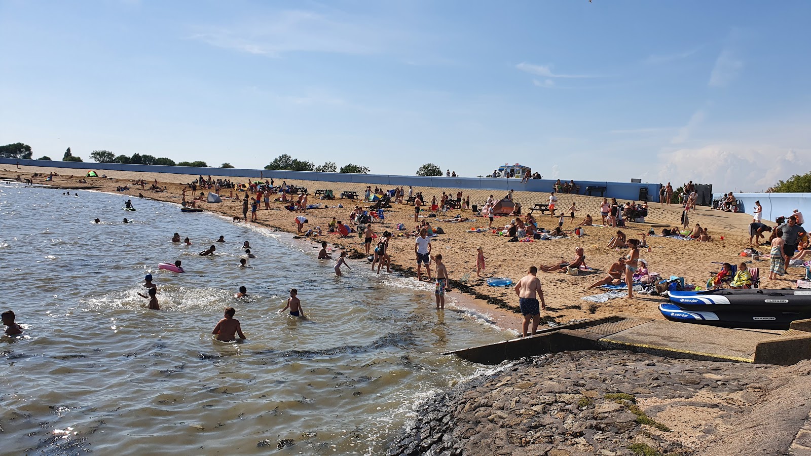 Foto af Thorney Bay Beach med rummelig bugt