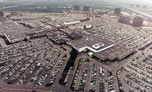 Shopping Mall «Woodfield Mall», reviews and photos, 5 Woodfield Mall, Schaumburg, IL 60173, USA