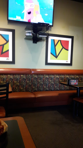 Pizza Restaurant «Round Table Pizza», reviews and photos, 2511 Naglee Rd, Tracy, CA 95304, USA