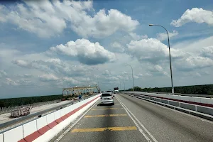 Sultan Yusuf Bridge image