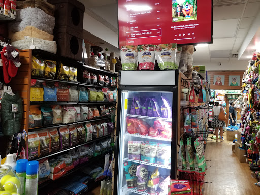 Pet Store «Pets On the Run», reviews and photos, 2920 Hoyt Ave S, Astoria, NY 11102, USA