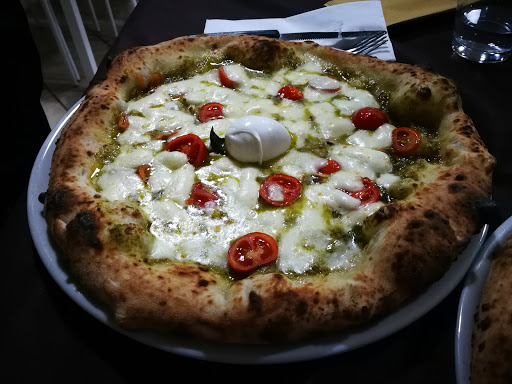 Pizza DOC Pizzaioli in SantArpino, Provincia di Caserta