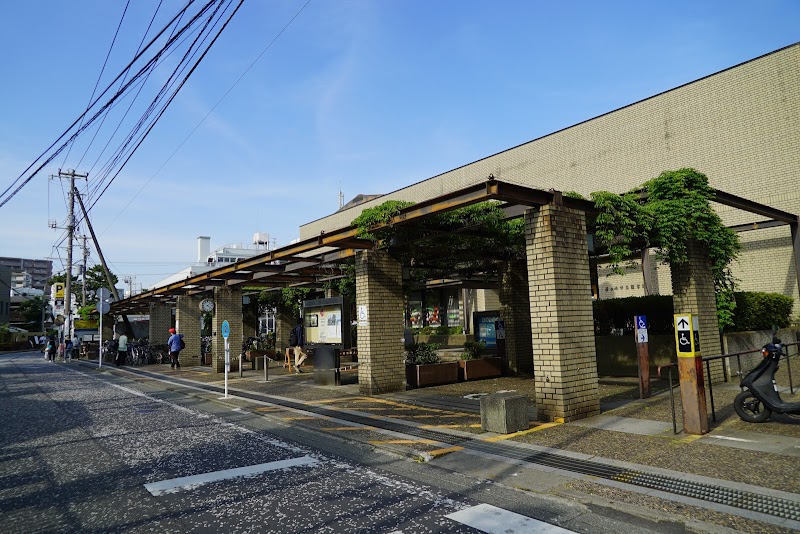 茅ヶ崎市立図書館 神奈川県茅ヶ崎市東海岸北 公立図書館 図書館 グルコミ