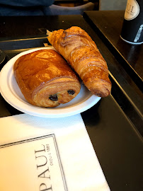 Croissant du Restaurant servant le petit-déjeuner PAUL à Paris - n°8