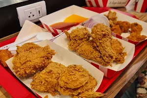 KFC โรบินสัน บ่อวิน image