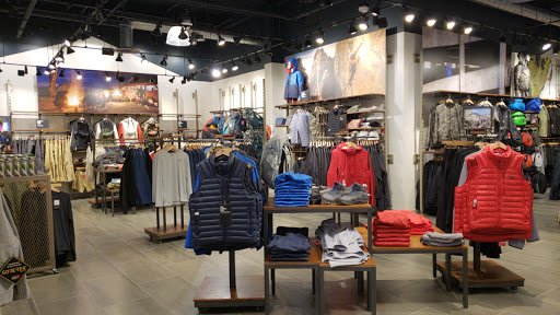 Clothing Store «The North Face», reviews and photos, 1 Garden State Plaza Blvd, Paramus, NJ 07652, USA