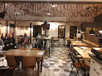 Atmosphère du Restaurant Joséphine à Table à Saint-Amour-Bellevue - n°16