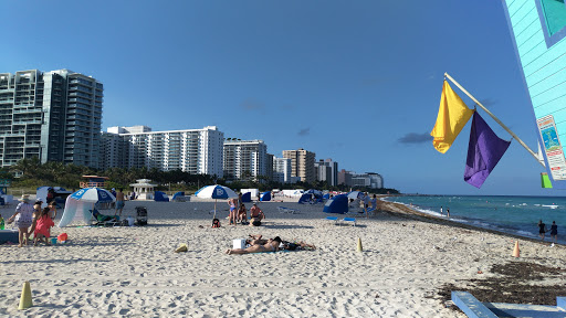 Liquor Store «Riviera Liquors», reviews and photos, 2401 Collins Ave # C1, Miami, FL 33140, USA